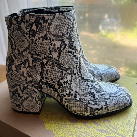 Mix No.6 Booties - Picture 2 of 6